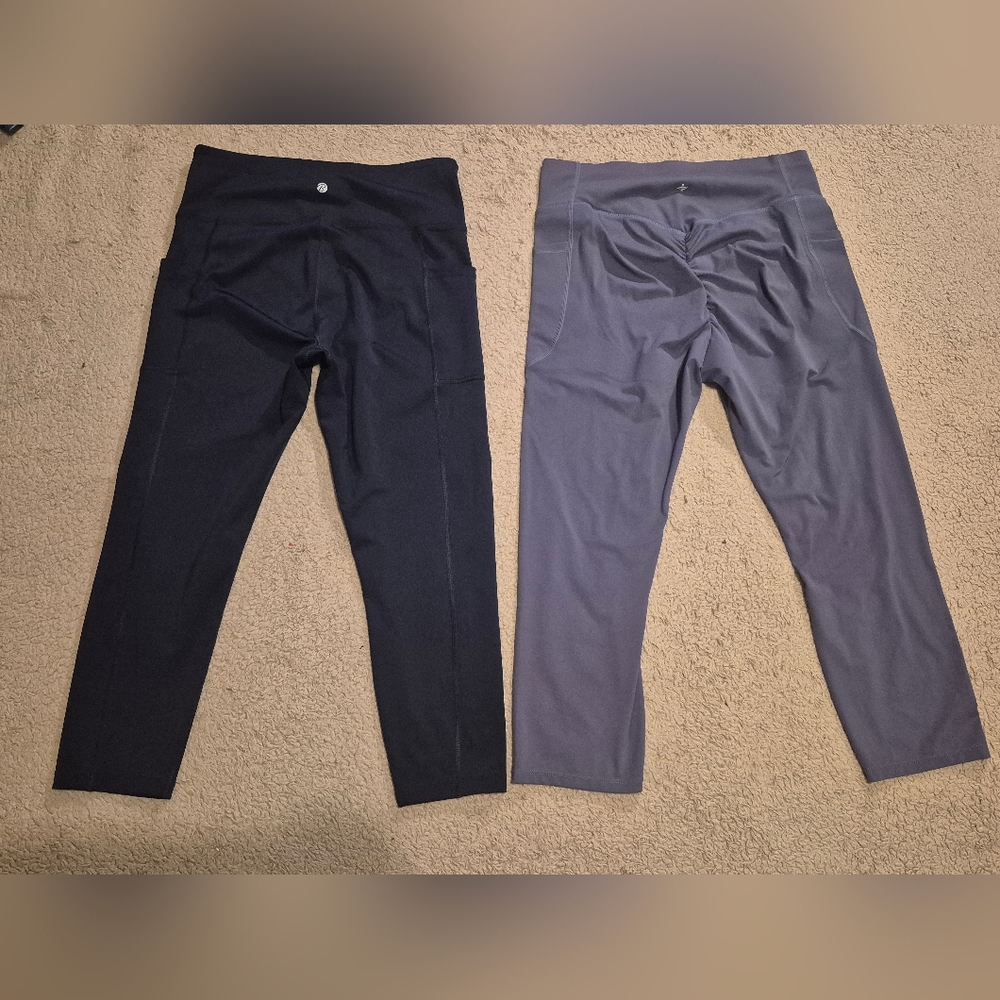 Women's Bundle of Athletic Cropped Highwaist Leggings L EUC - Picture 4 of 13